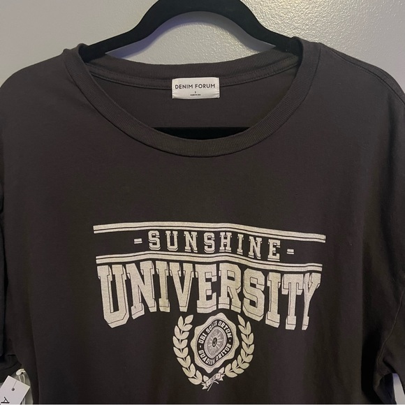 Aritzia Graphic Tee - Picture 3 of 5